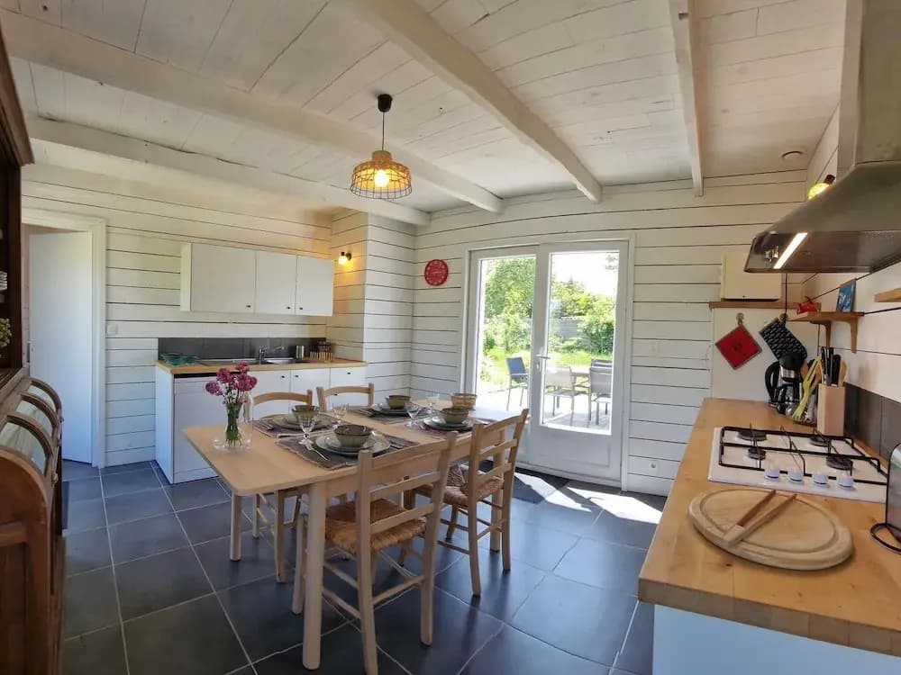 Comfortable Holiday Home on Large Garden Plot in Locquirec - Photo 5