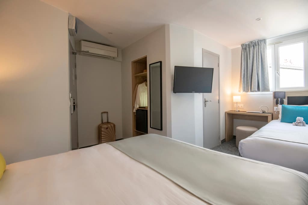 Hôtel Bristol - Photo 3