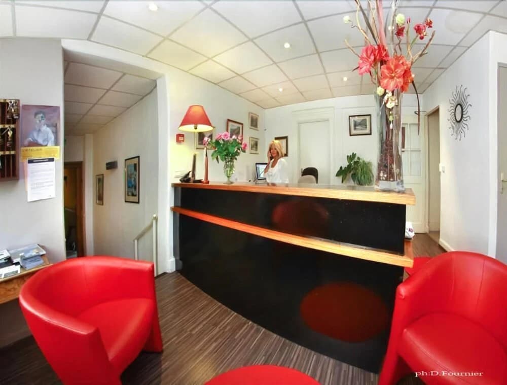 Hotel Aquitaine - Photo 2