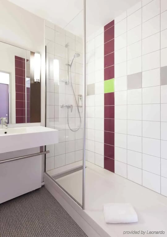 ibis Styles Beaune Centre - Miniature 7