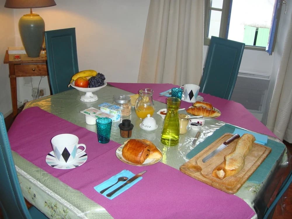 La Maison Bleue B&B - Miniature 7