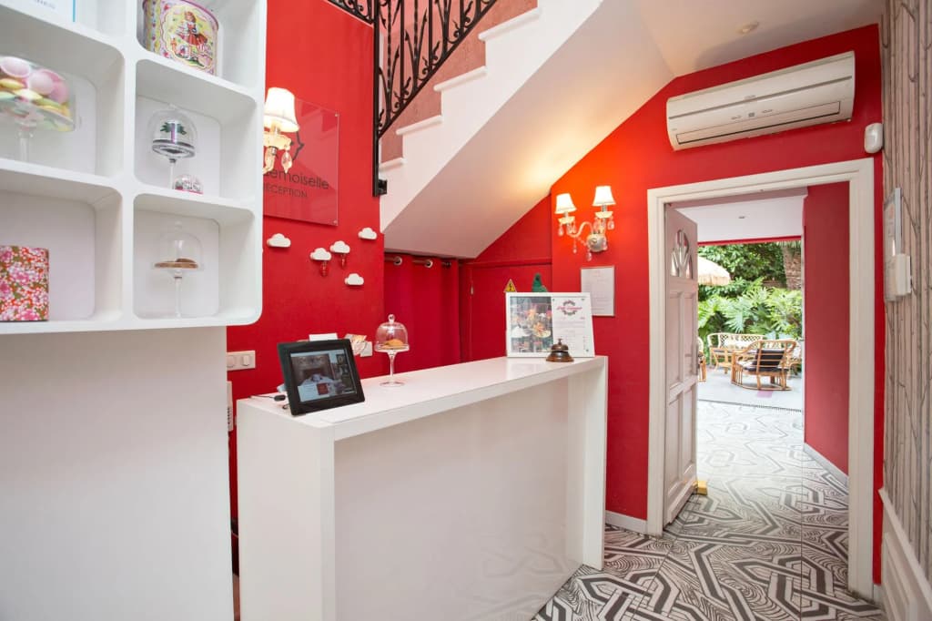 Hotel Mademoiselle - Photo 2