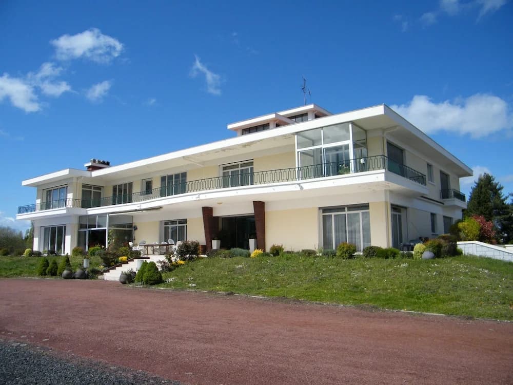 Villa Ayrault - Photo 1
