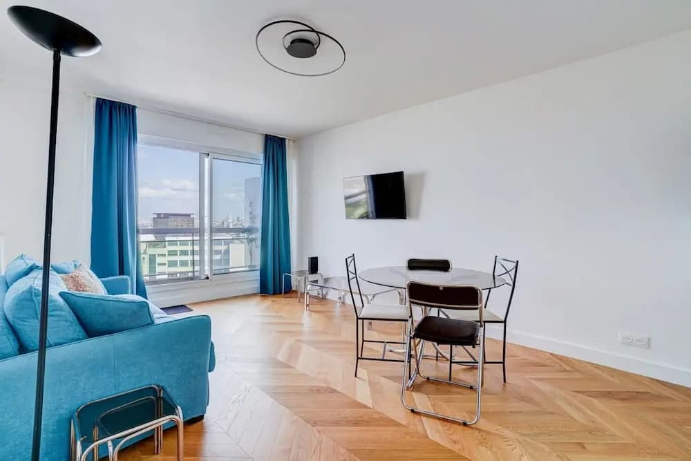 Montparnasse View Nice 1 Bedroom in Montparnasse - Photo 1