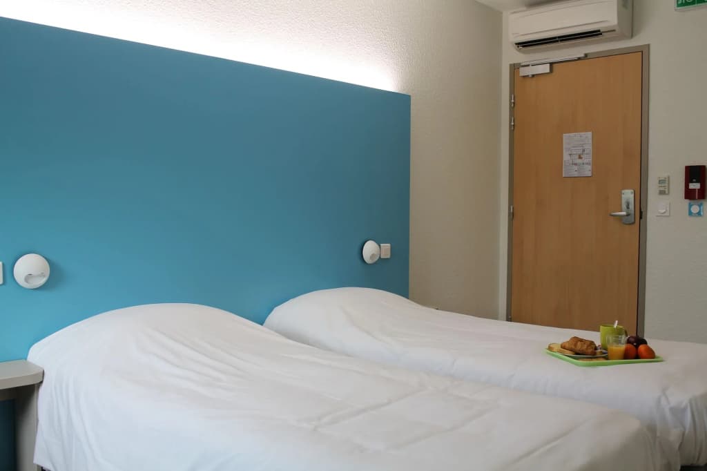 First Inn Hotel Les Ulis - Miniature 7