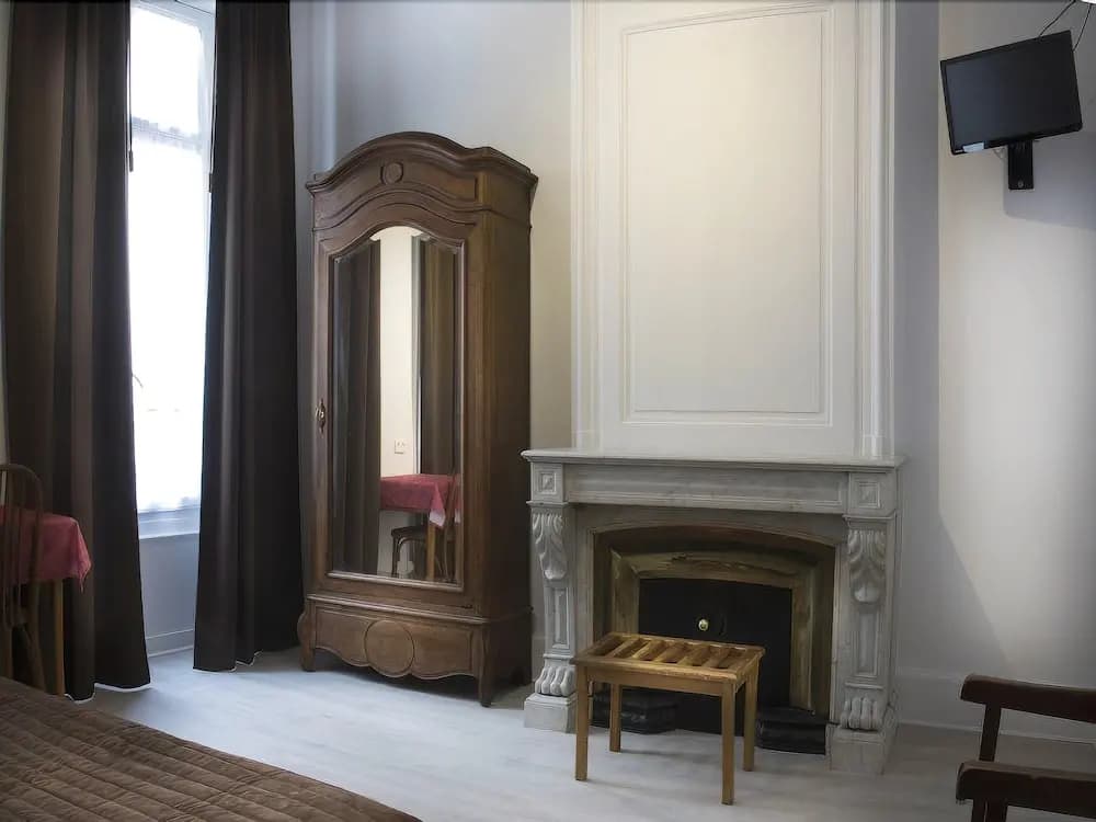 Hôtel Moderne - Photo 4