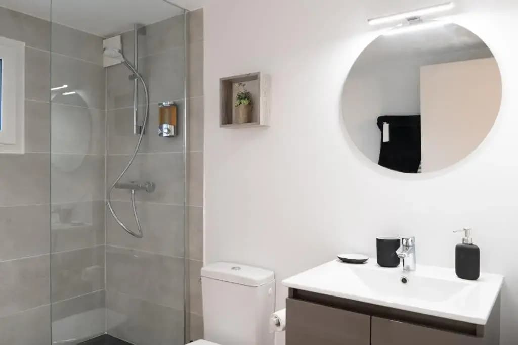 Bel appartement idéalement placé Saint-Brieuc, wifi, parking gratuit - Photo 5