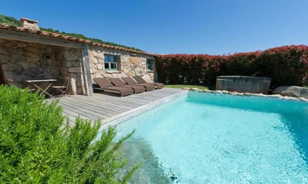 Magnifique bergerie avec piscine chauffée surplombant la baie de Santa Giulia - Photo 5