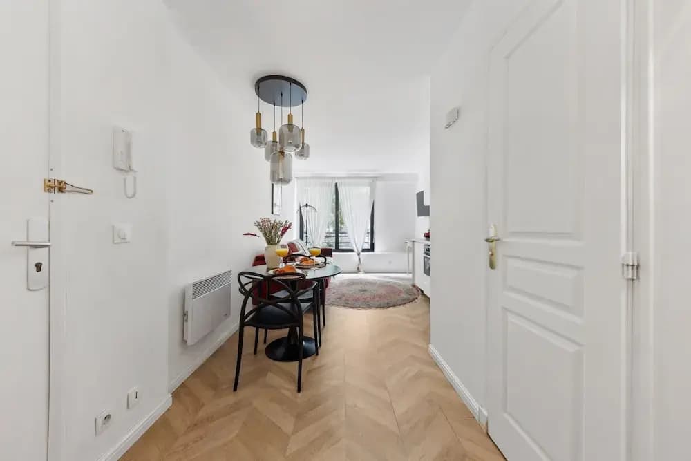 Classy 1BR - Elysee & Madeleine Area - Photo 5