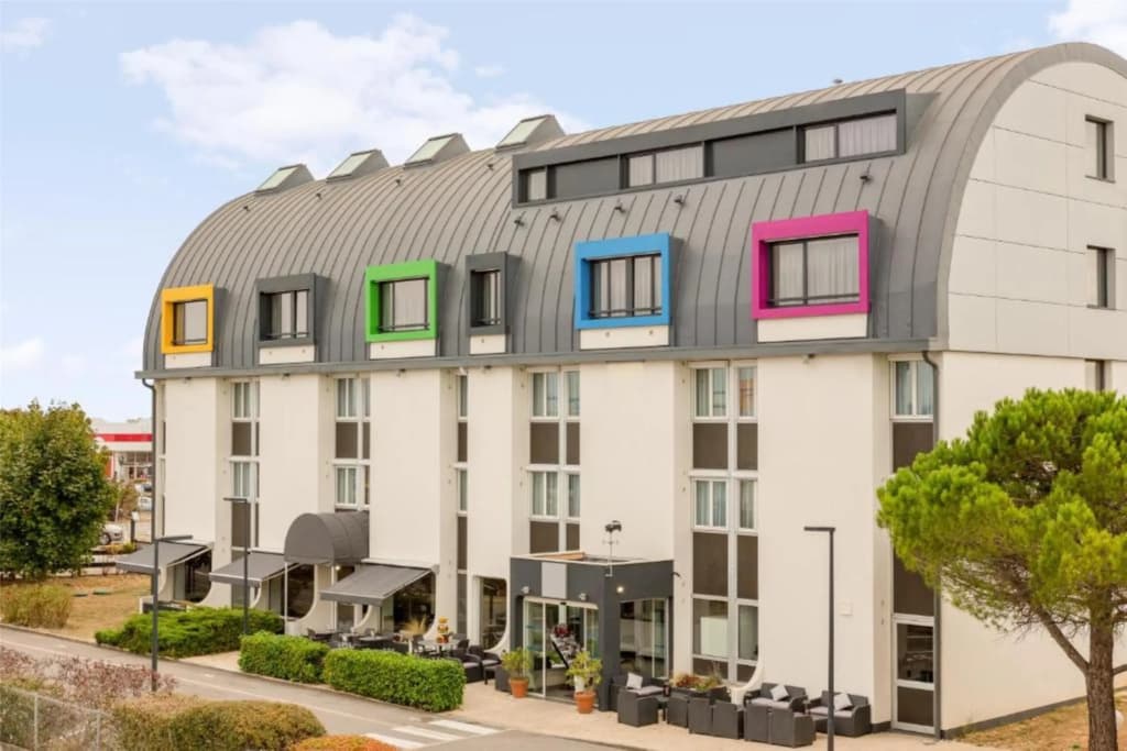 Sure Hotel by Best Western Dijon Sud - Photo 1