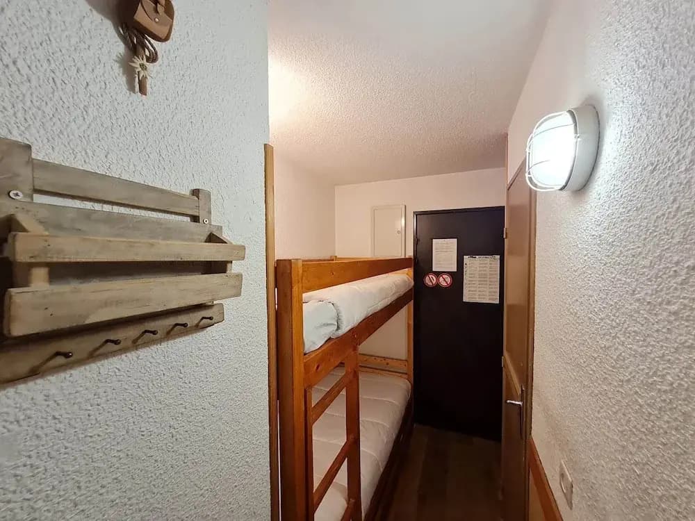 Peaceful Mountain Apartment - Photo 1
