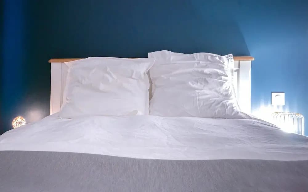 Urban Calm - Bright & Modern Stay - Photo 2