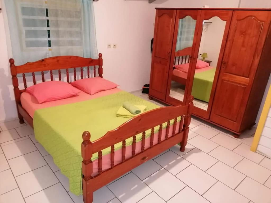 Appartement de 3 chambres avec vue sur la mer terrasse et wifi a Deshaies a 1 km de la plage - Photo 3