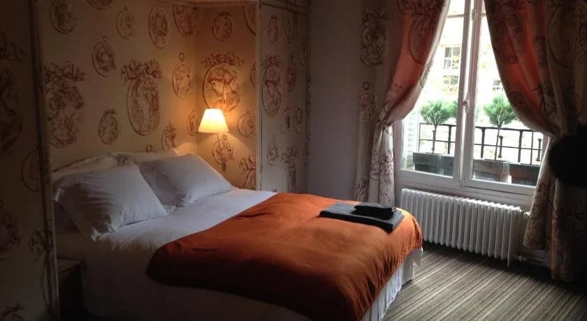 Chambres d'Hôtes dans Hôtel Particulier - Photo 4