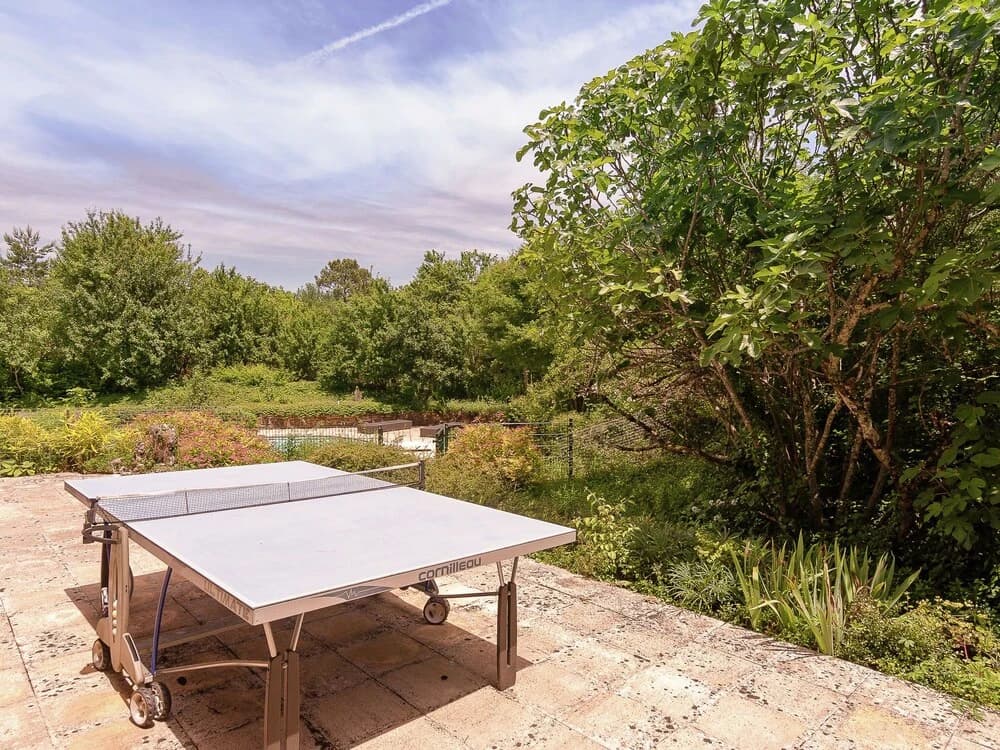 A Romantic Hamlet With Lush Gardens on a Hill - Photo 2