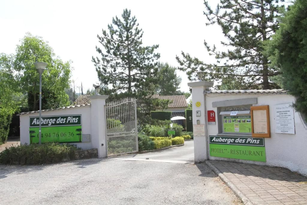 Auberge des Pins - Photo 1
