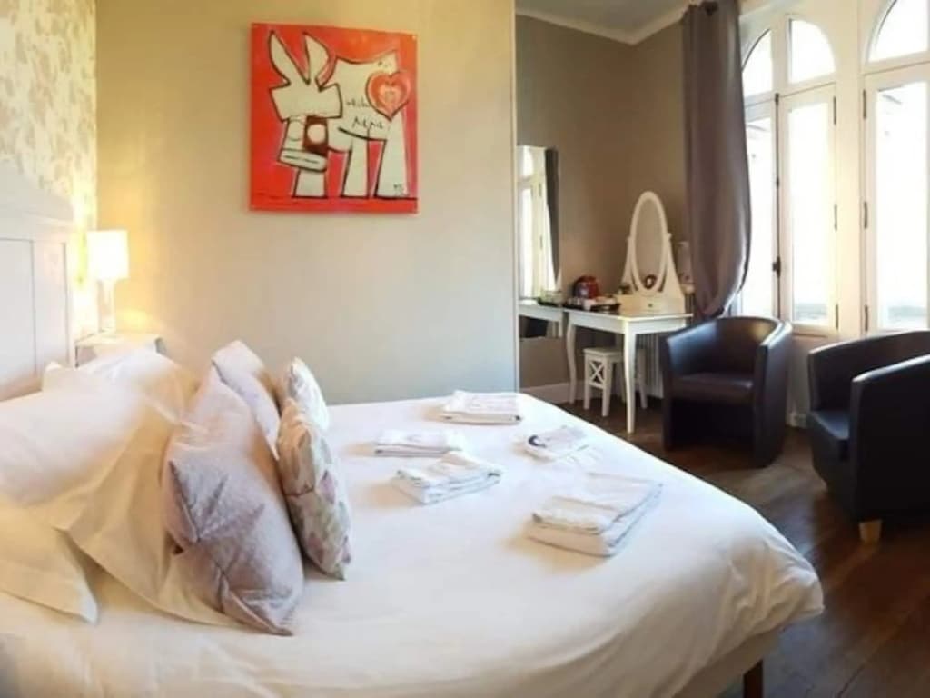 Castel Bayeux Guesthouse - Photo 4