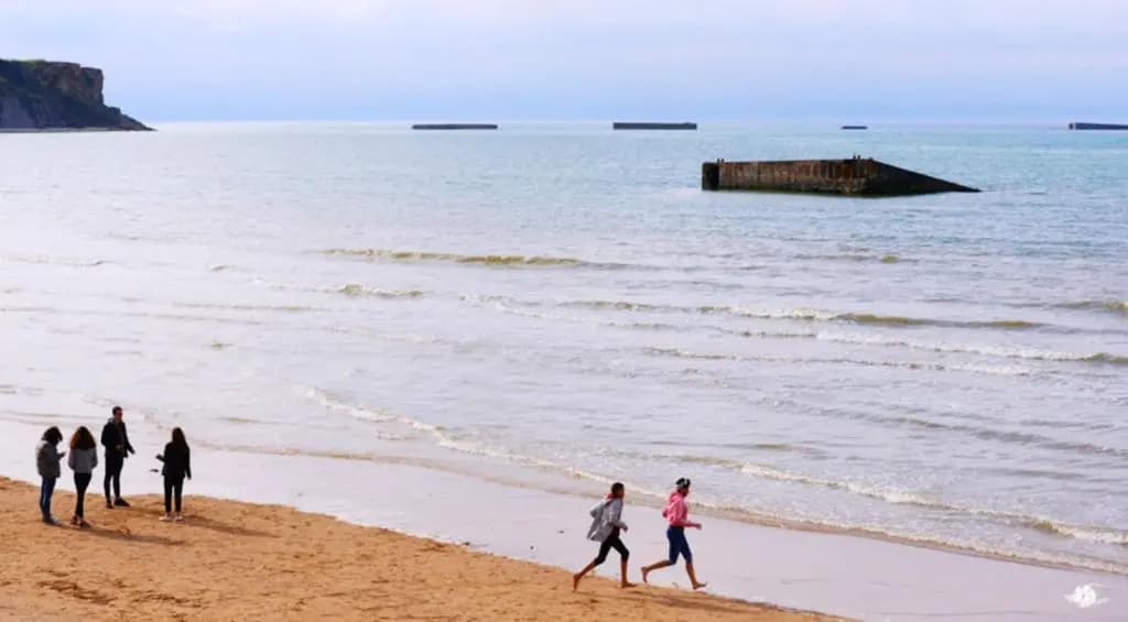 Maison de 4 chambres a Arromanches les Bains a 700 m de la plage avec vue sur la ville jardin clos et wifi - Miniature 6