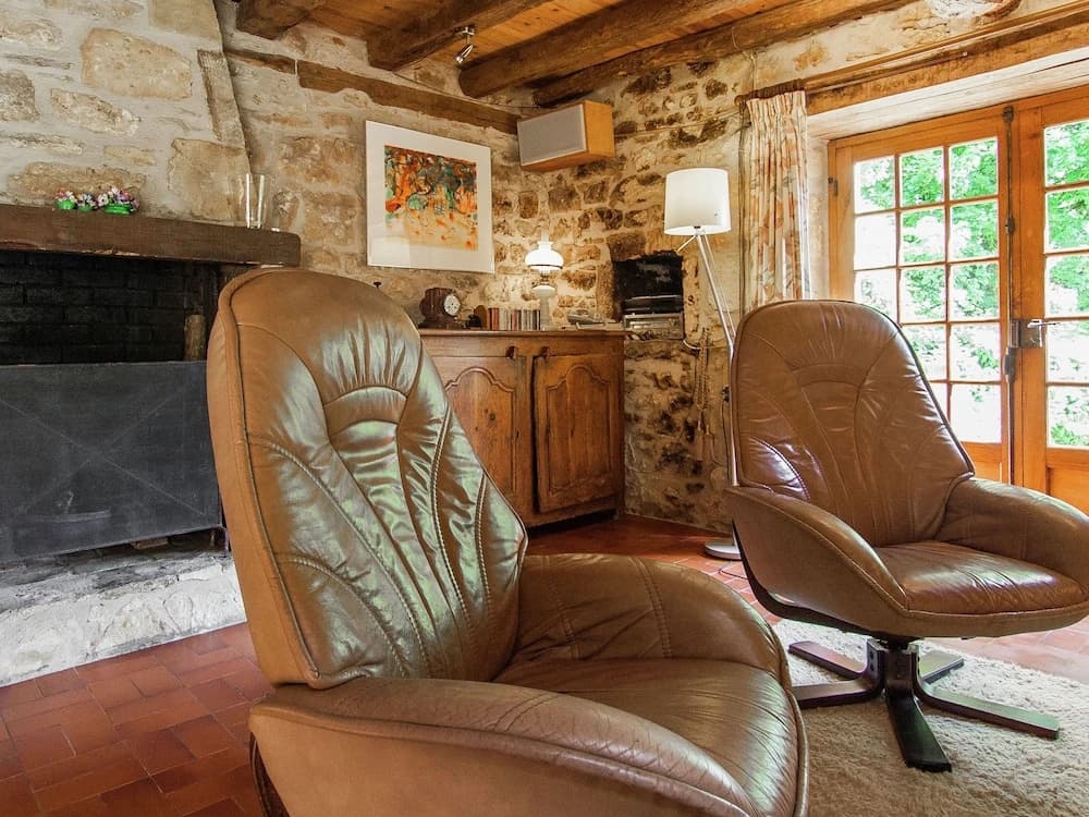 Spacious Farmhouse with private garden in Saint-Cybranet - Photo 2
