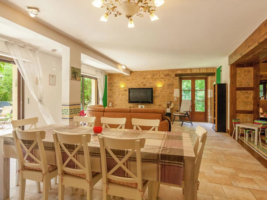Spacious Farmhouse With Private Heated Pool in a Rustic Garden - Miniature 8