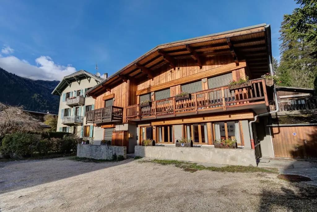 BIOLAY 2 - Alpes Travel - Central Chamonix - Sleeps 6 - Photo 1