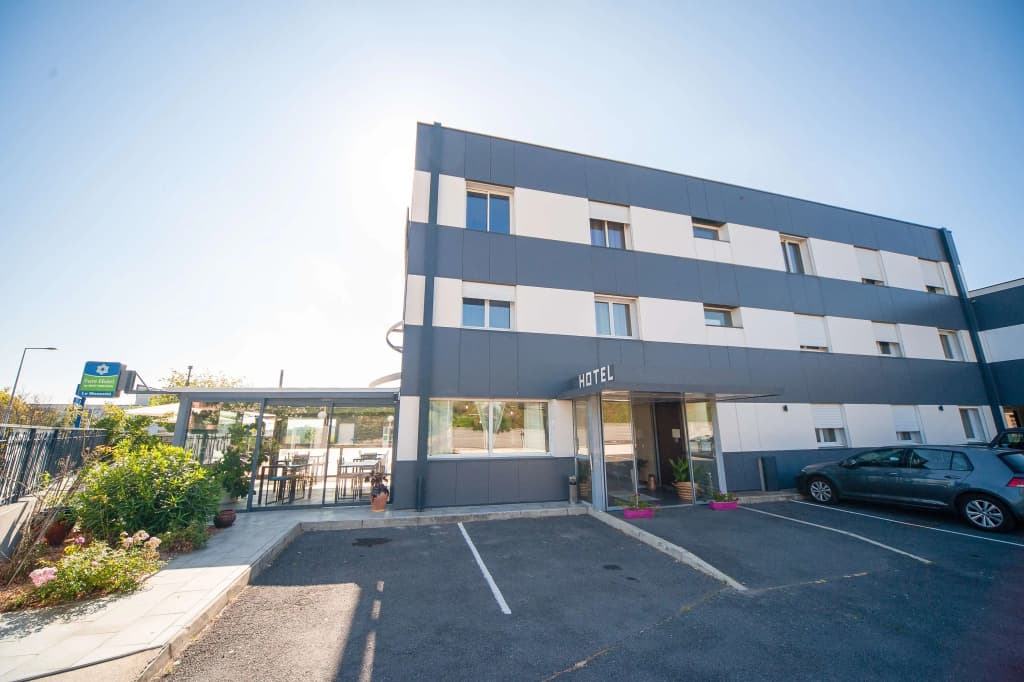 Sure Hotel by Best Western Beziers Le Monestie - Photo 1
