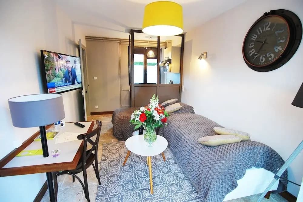 Appartements Pied à Terre, haut standing avec cuisine équipée et terrasse / Groupe HRM - Photo 4