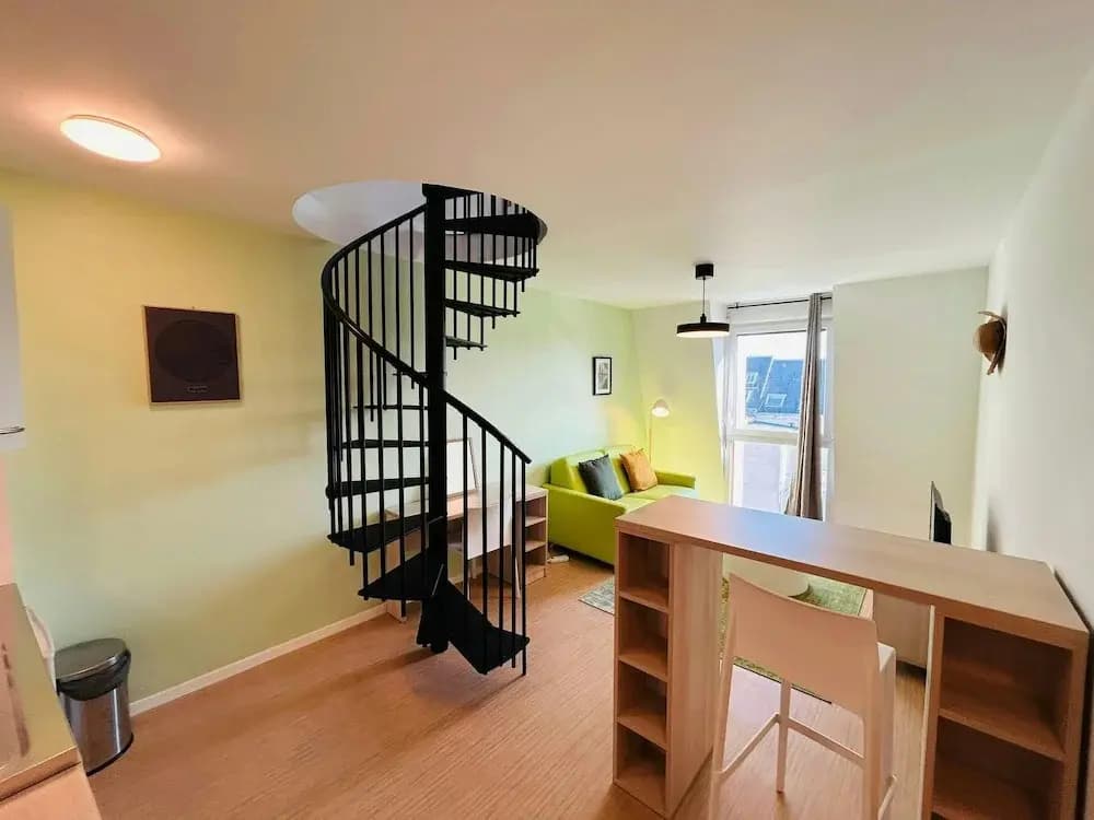 We Live In R - Duplex 504 - Photo 1