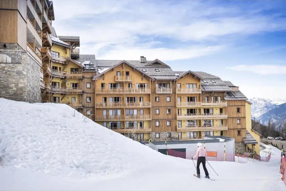 Apartment in France With Ski-in/ski-out Access - Miniature 8