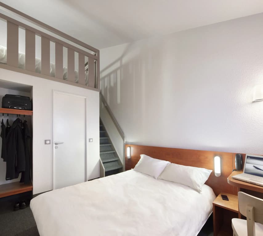 B&B HOTEL Clermont-Ferrand Le Brézet Aéroport - Photo 4