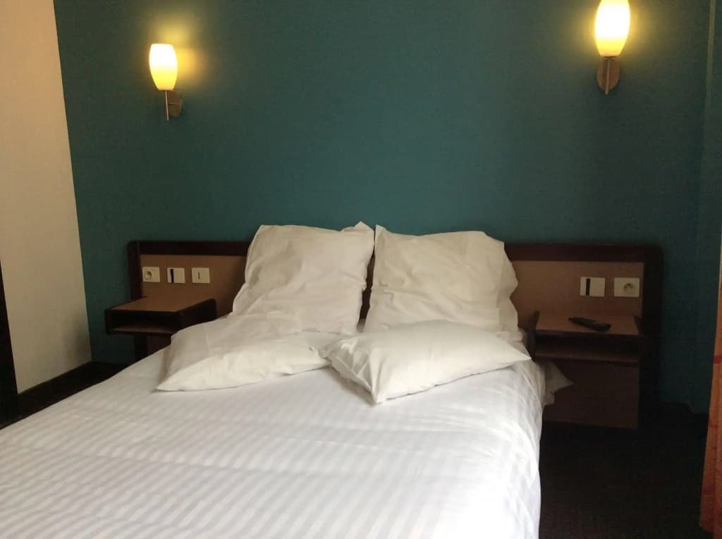 Hotel De La Place - Photo 2