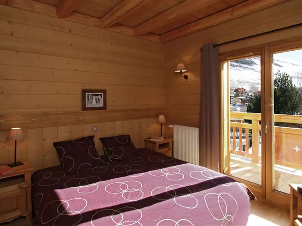 Alpien Chalet w/ Sauna - Photo 3
