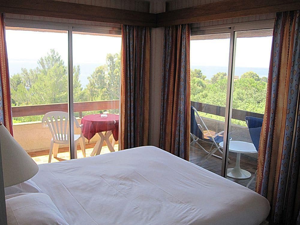 83 Hotel - Photo 2