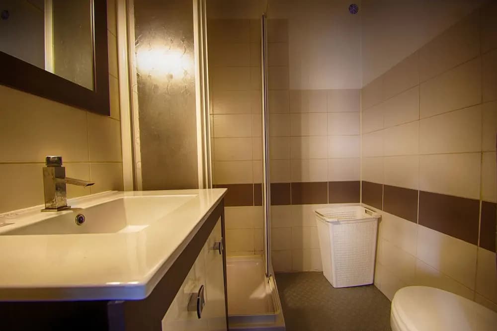Petit T1 à proximité des thermes - Photo 5