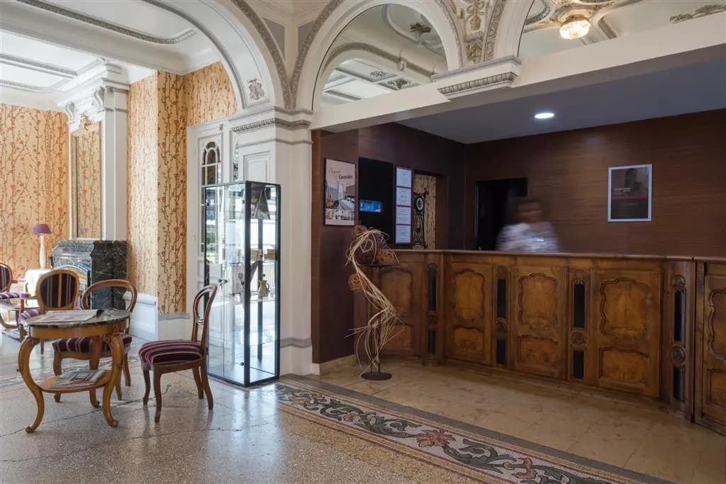 Hôtel Terminus - Photo 2