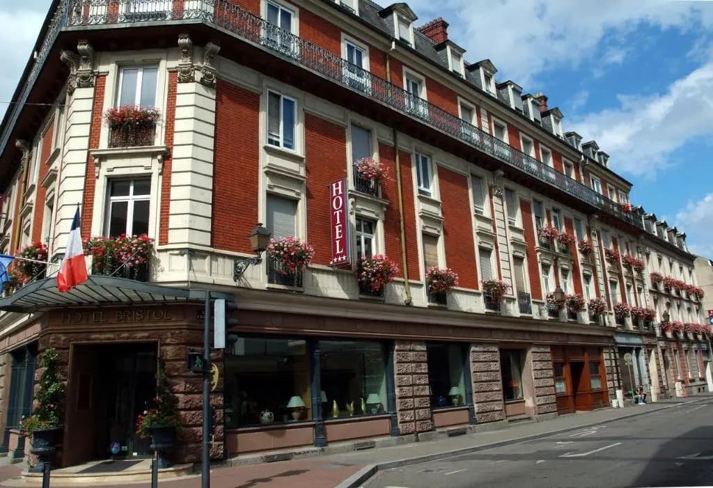 Hotel Bristol - Photo 1