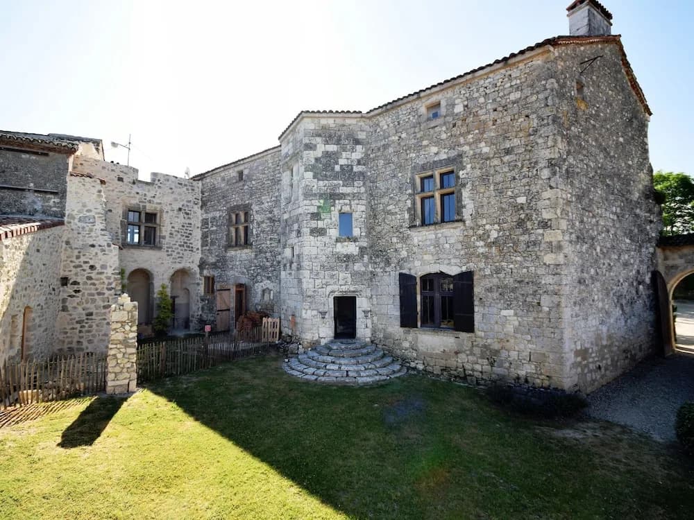 Castle Near Agen With Shared Pool - Photo 1