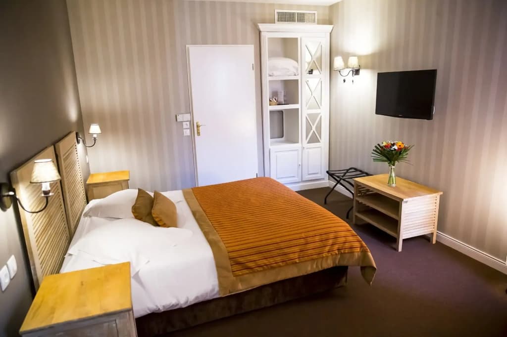 Hotel Almoria - Photo 4