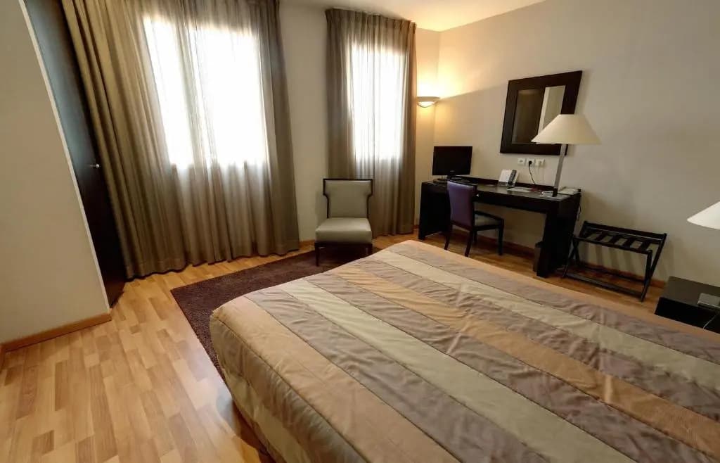 Hôtel L'Hirondelle - Photo 3