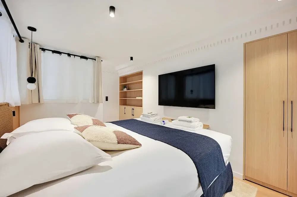 Elegant Apartment With 2 Rooms - Photo 3