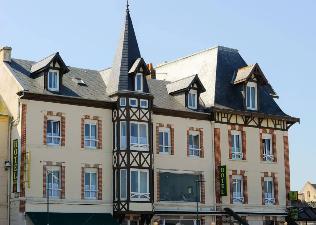 Hotel de Normandie - Photo 1