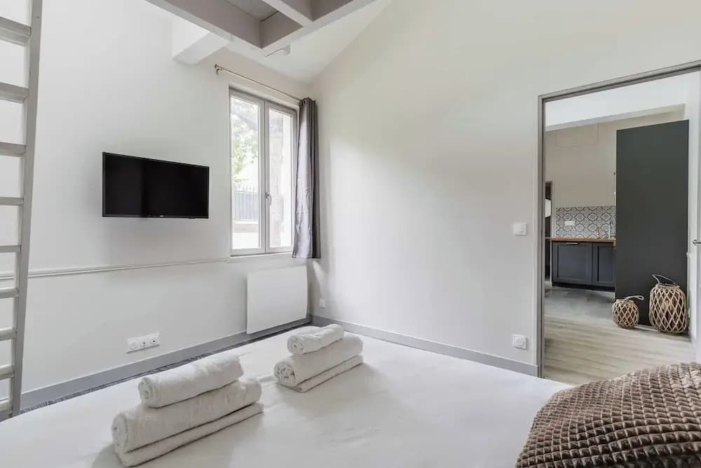 House for 18 People With Cinema Place Morny - Photo 3