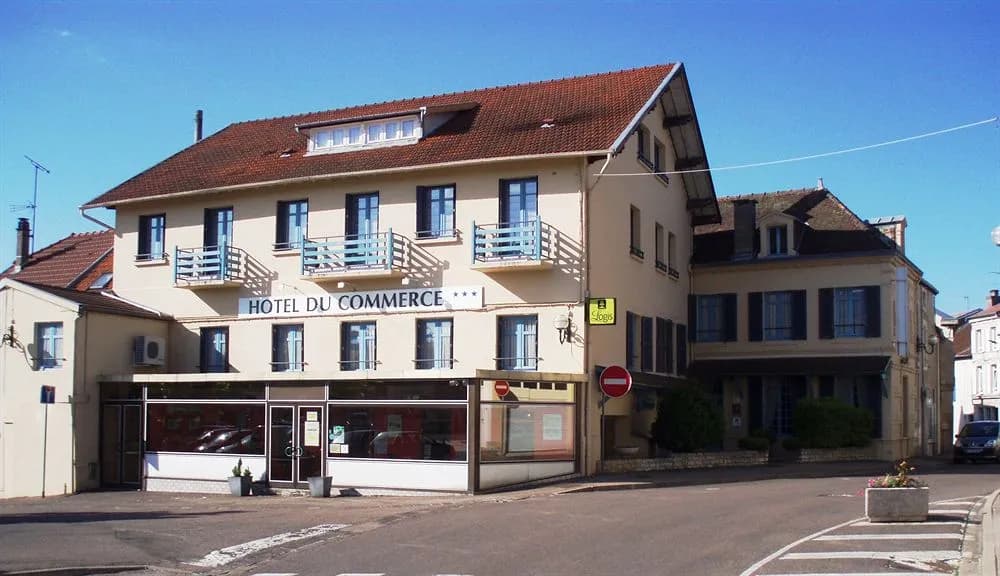 Hôtel Le Commerce - Photo 1