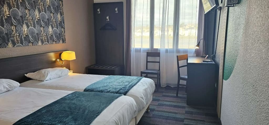 Brit Hotel Confort Gien - Miniature 7