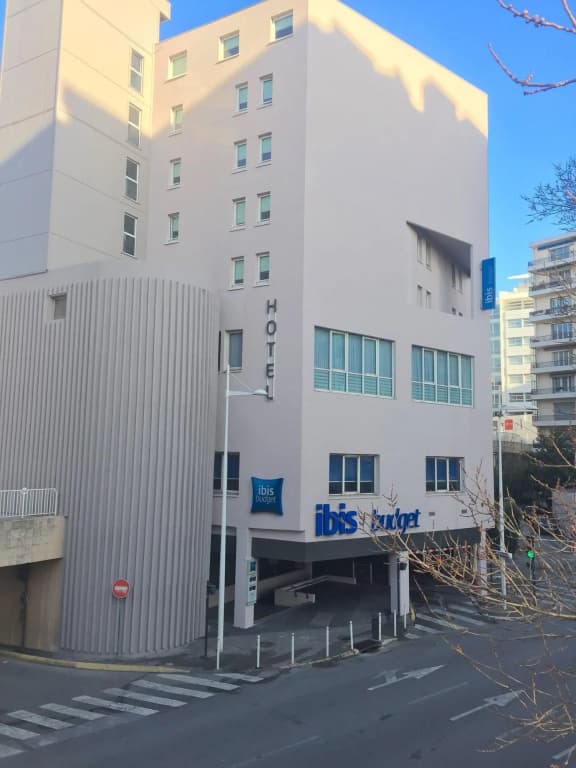 ibis budget Toulon Centre - Photo 1