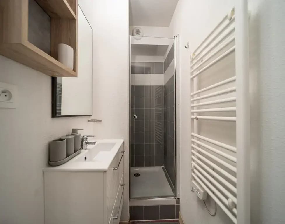 Apartment in French Alps With Heated Pool - Miniature 6
