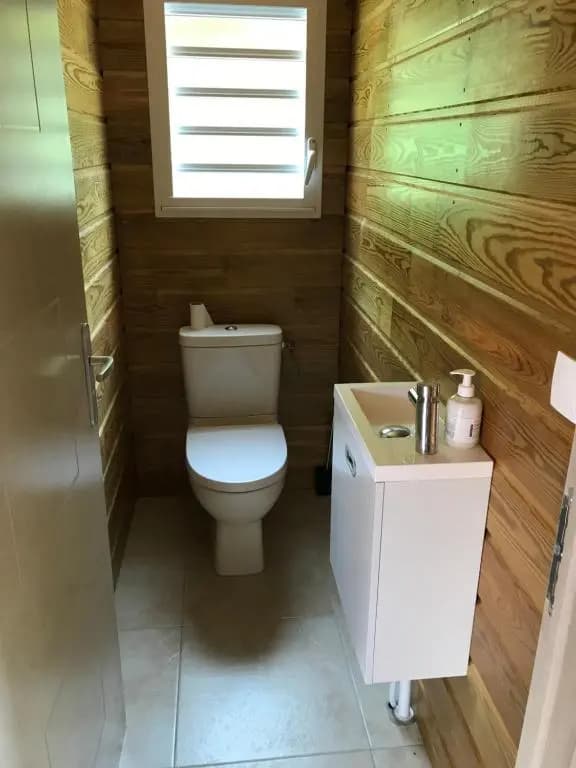 Villa neuve de standing en bois avec piscine - Photo 4