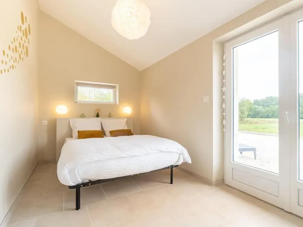 Charming Holiday Home With Private Pool - Miniature 6