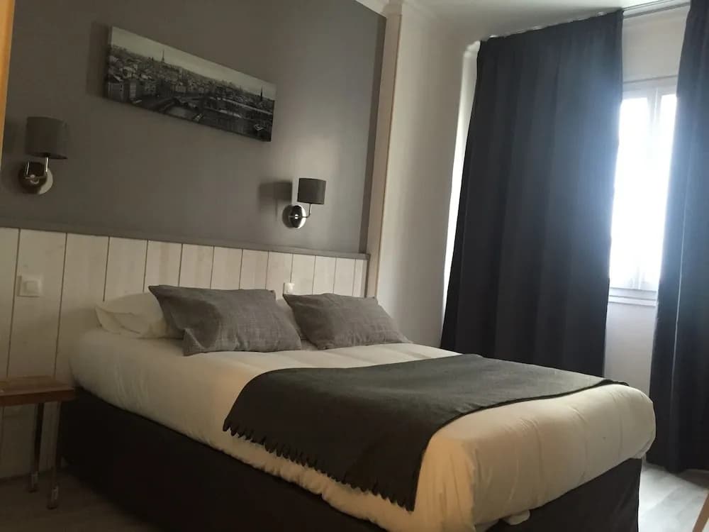 Lux Hotel - Photo 2