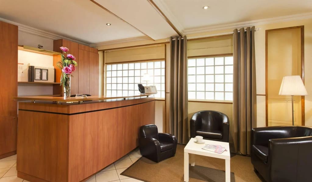 Merryl Hotel - Photo 2